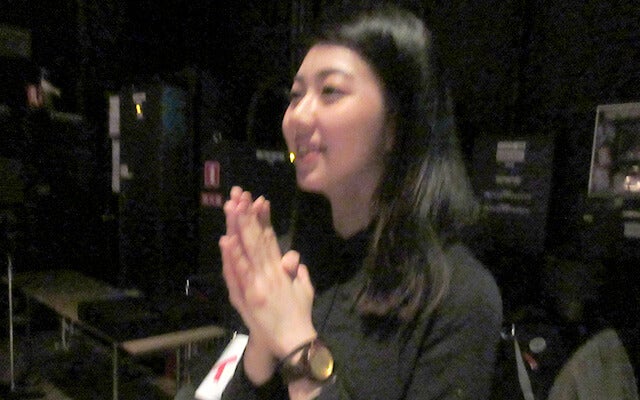 新木さんが目の前に登場し感激する飛騨さん
