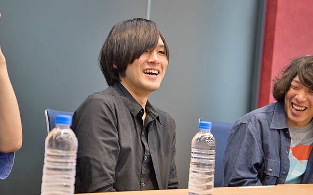 質問に対してユーモラスに語ってくれるKANA-BOON