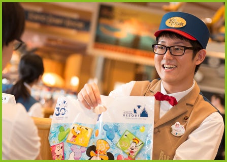 読者インタビュー 東京ディズニーランド バイトル バイトルマガジン Boms ボムス 読者インタビュー 東京ディズニーランド バイトル バイトルマガジン Boms ボムス