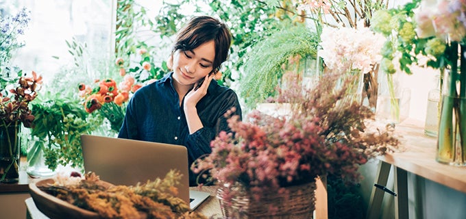 アルバイトの面接に応募する時の不安を解消 電話のかけ方のマナーを徹底解説 バイトルマガジン Boms ボムス アルバイトの面接に応募する時の不安を解消 電話のかけ方のマナーを徹底解説 バイトルマガジン Boms ボムス