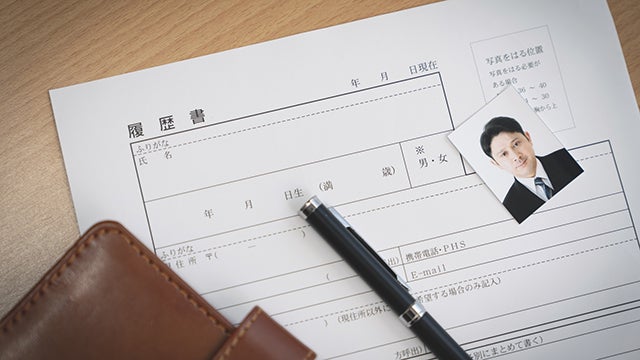 履歴書に貼る写真のサイズは Webエントリー時の注意点も解説 バイトルマガジン Boms ボムス 履歴書に貼る写真のサイズは Webエントリー時の注意点も解説 バイトルマガジン Boms ボムス