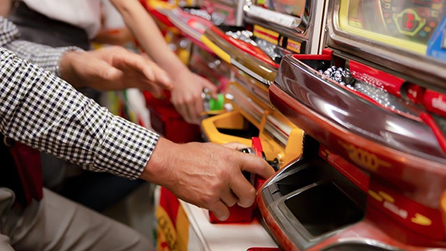 職業別の面接対策 パチンコのバイトでよくある質問や志望動機の答え方を例文付きで解説 バイトルマガジン Boms ボムス 職業別の面接対策 パチンコのバイトでよくある質問や志望動機の答え方を例文付きで解説 バイトルマガジン Boms ボムス