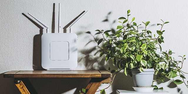 Web面接をする場所は自宅がおすすめ 自宅以外の選び方や背景の注意点も紹介 バイトルマガジン Boms ボムス Web面接をする場所は自宅がおすすめ 自宅以外の選び方や背景の注意点も紹介 バイトルマガジン Boms ボムス