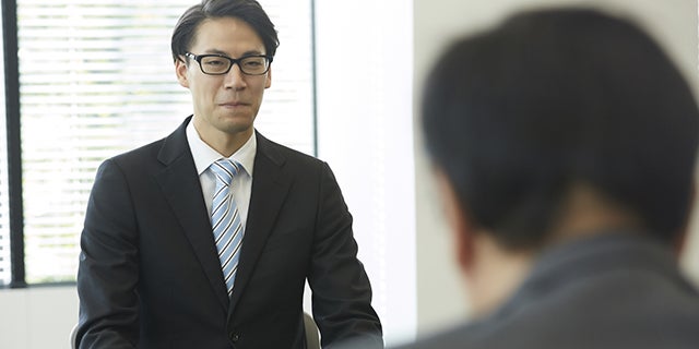 転職の面接 最後に何か質問はありますか 逆質問で好印象を与えるポイント 例文を紹介 バイトルマガジン Boms ボムス 転職の面接 最後に何か質問はありますか 逆質問で好印象を与えるポイント 例文を紹介 バイトルマガジン Boms ボムス