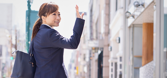面接で好印象を与えるあいさつとは?受け付けから入室、退室のマナー